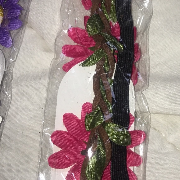 ⚫️$16⚫️ 🌼2 DAISY HEADBANDS 🌼 VARIOUS COLOR *Nwt* - Picture 5 of 6